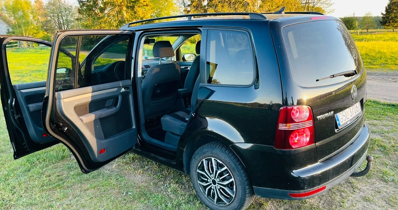 Volkswagen Touran cena 17000 przebieg: 250000, rok produkcji 2008 z Dobra małe 106